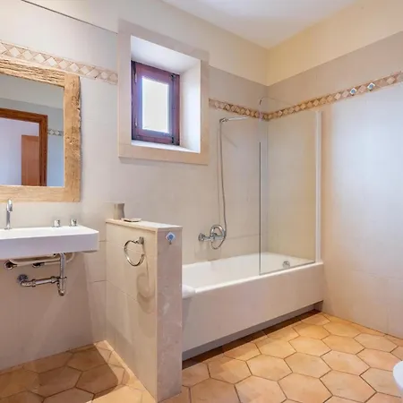 Mit Privatpool Fuer 8 Personen Ca 460 Qm In Es Llombards, Mallorca Suedostkueste Von Mallorca Llombarts