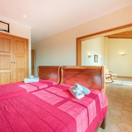 Mit Privatpool Fuer 8 Personen Ca 460 Qm In Es Llombards, Mallorca Suedostkueste Von Mallorca *